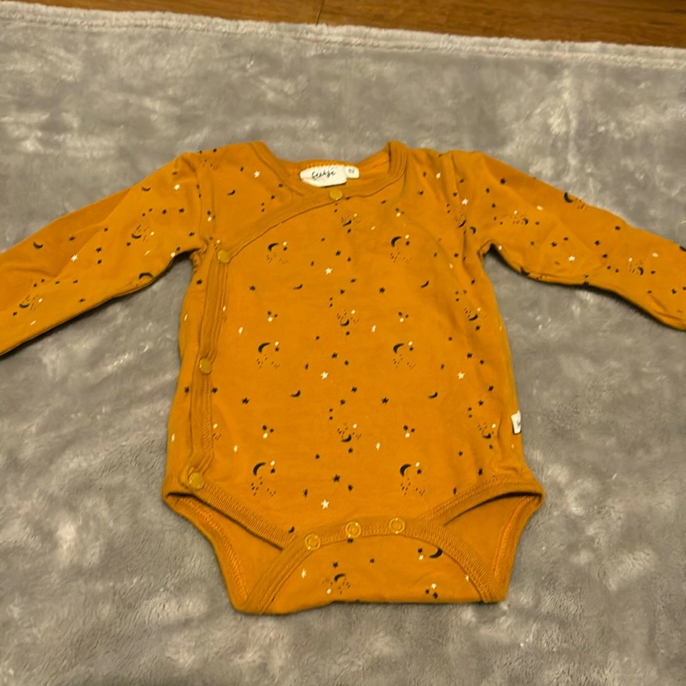 Feetje size 62 (0-3 months) long sleeve side button onesie